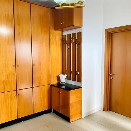 Vlore Apartament شقة فلورا